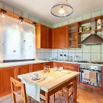 Casa vacanze Amazing In With Kitchen
