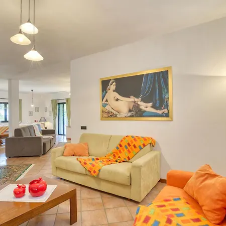 Amazing In With Kitchen Holiday home *